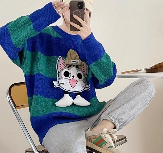 Cute Knitted Sweater for Middle and High School Girls