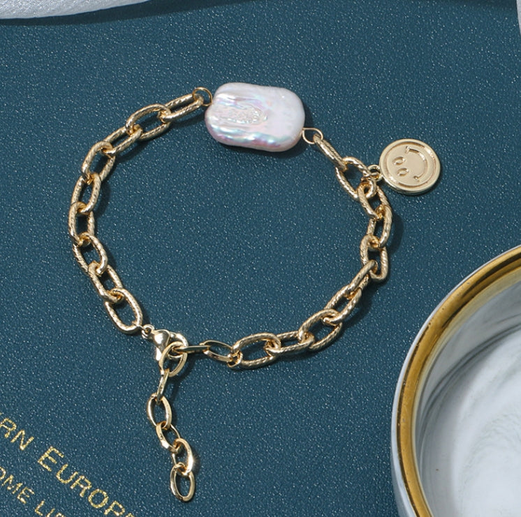 Gold-Plated Freshwater Pearl Bracelet with Zircon Pendant